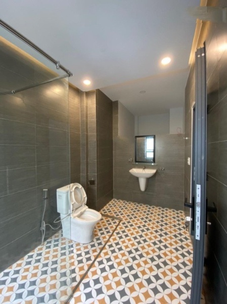 Bán nhà 4 tầng sẵn nội thất cao cấp tại Đường Đoàn Văn Bơ, Phường 14, Quận 4, Hồ Chí Minh